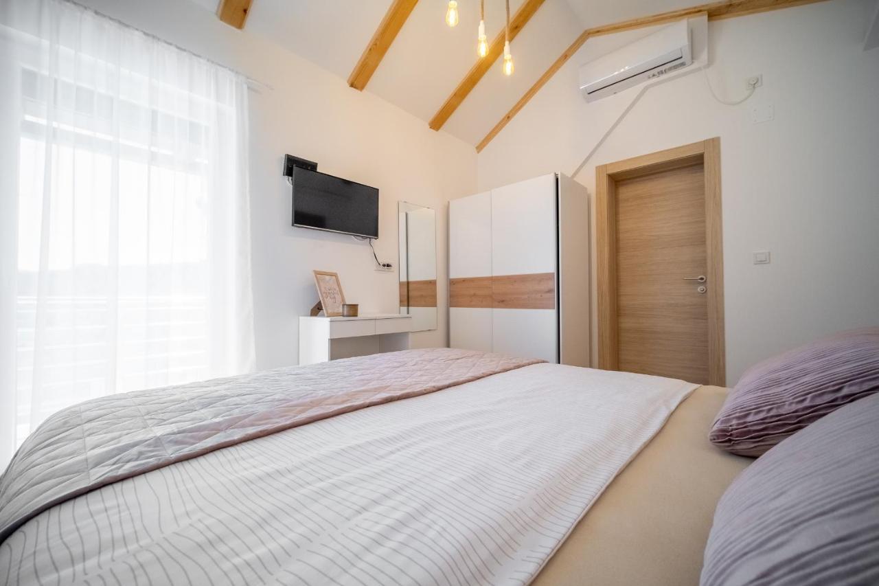 Villa Nesa - Beautiful Guest House At Continental Croatia With Outdoor Swimming Pool, Sauna And 3 Bedrooms Plaški Екстериор снимка