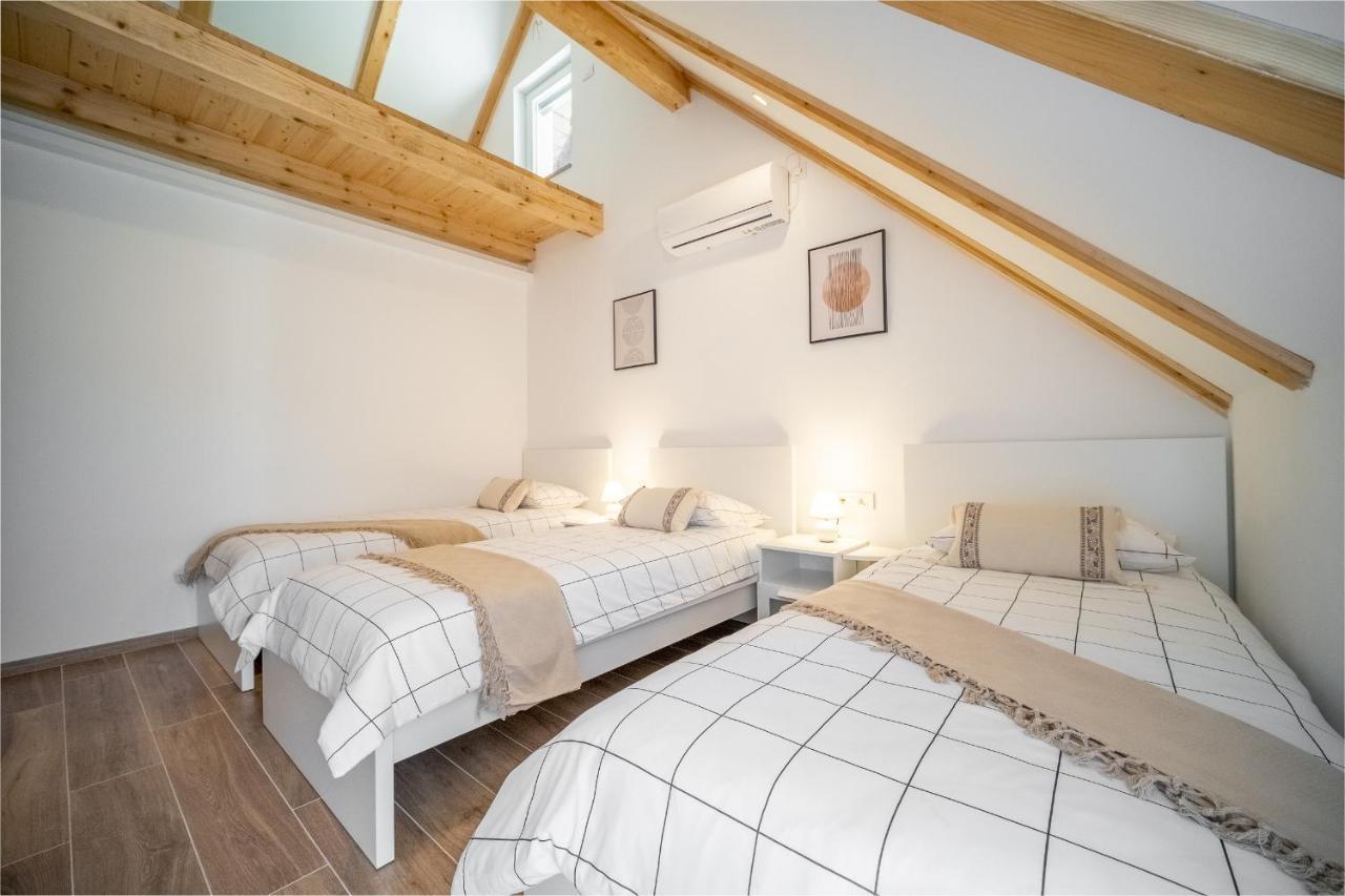 Villa Nesa - Beautiful Guest House At Continental Croatia With Outdoor Swimming Pool, Sauna And 3 Bedrooms Plaški Екстериор снимка